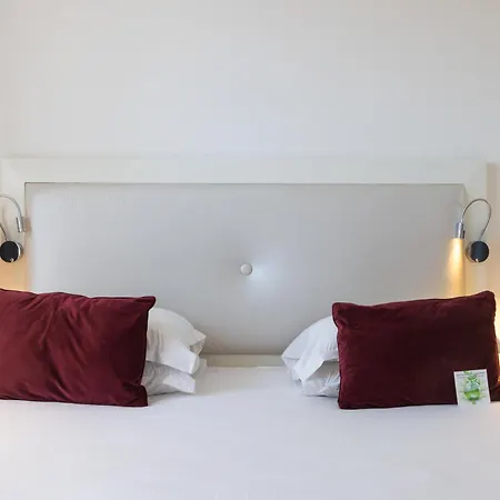 Renoir Hotel 4*