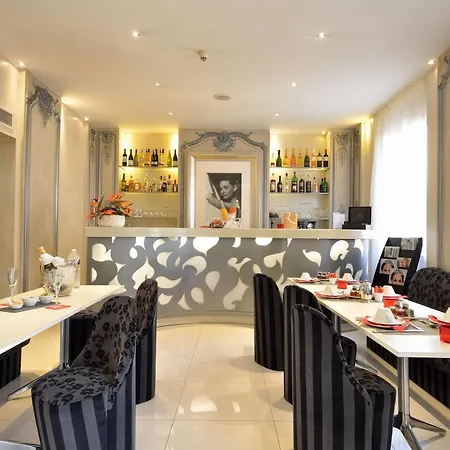 Renoir Hotell