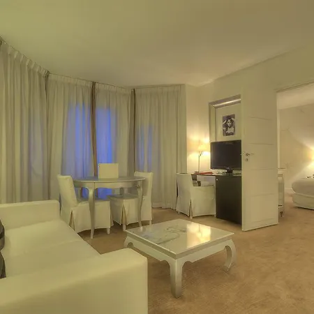 Renoir Hotell 4*